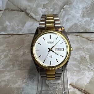 Vintage Seiko SQ 5Y23-8A69 Quartz Watch Day-Date White Dial Two Tone READ DESC